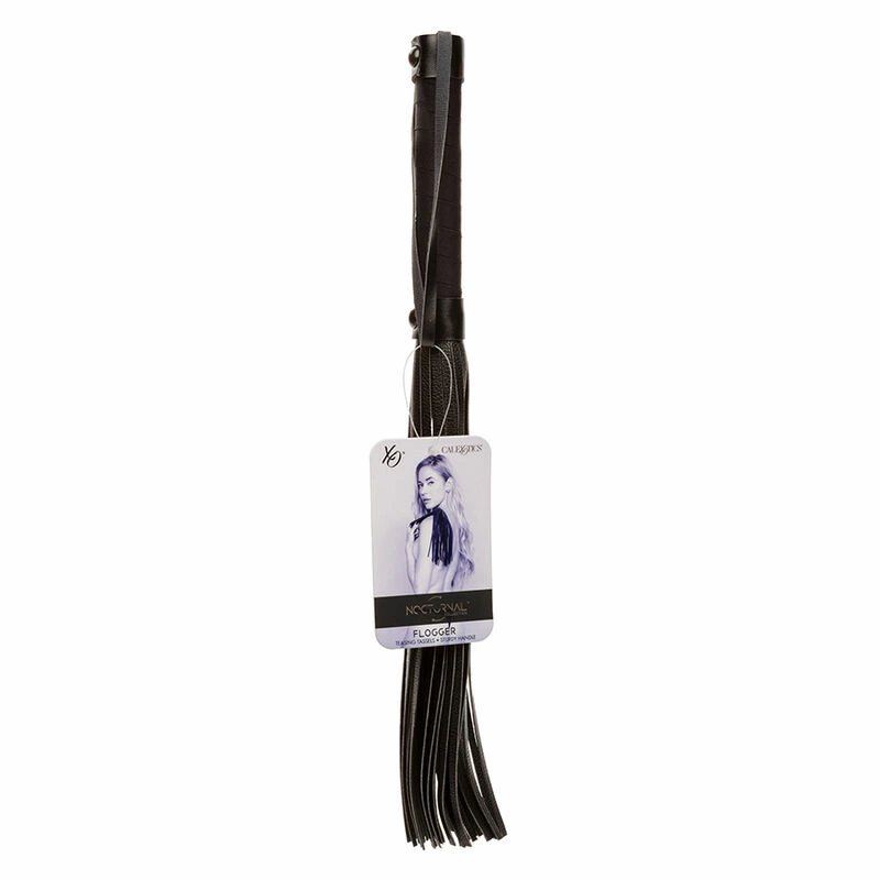CalExotics Nocturnal Leather Flogger Black – tiksli rankena ir minkšti dirželiai