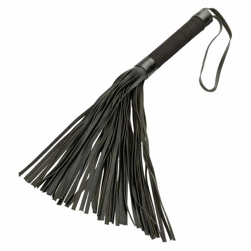 CalExotics Nocturnal Leather Flogger Black – tiksli rankena ir minkšti dirželiai
