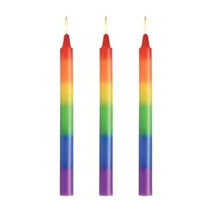 Pride žvakių vaivorykštės lašelių rinkinys – 3 bekvapės įvairiaspalvės sojų vaško žvakės